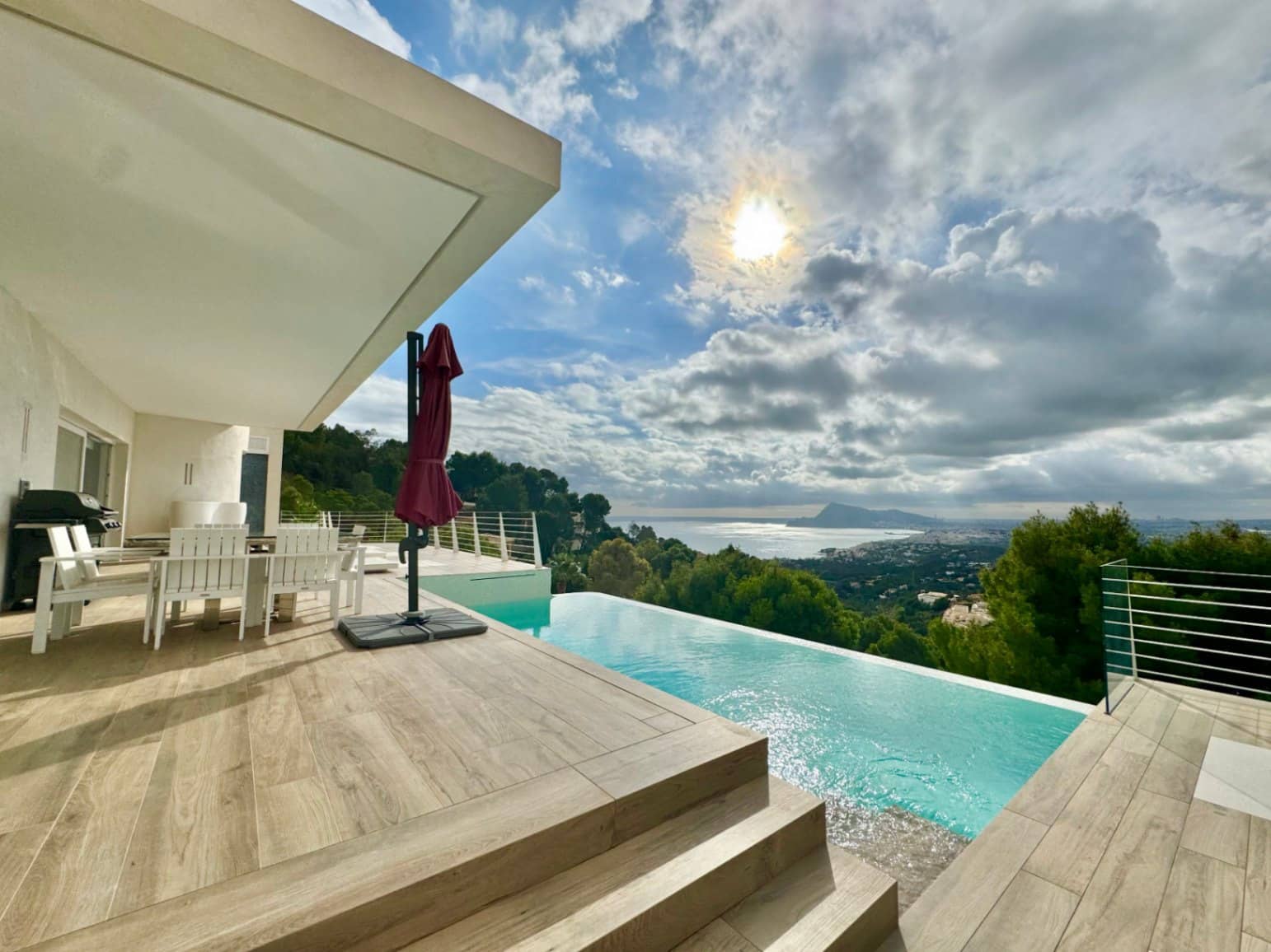 3 bedroom Villa for sale in Altea with pool garage - € 1,850,000 (Ref: 9458292)