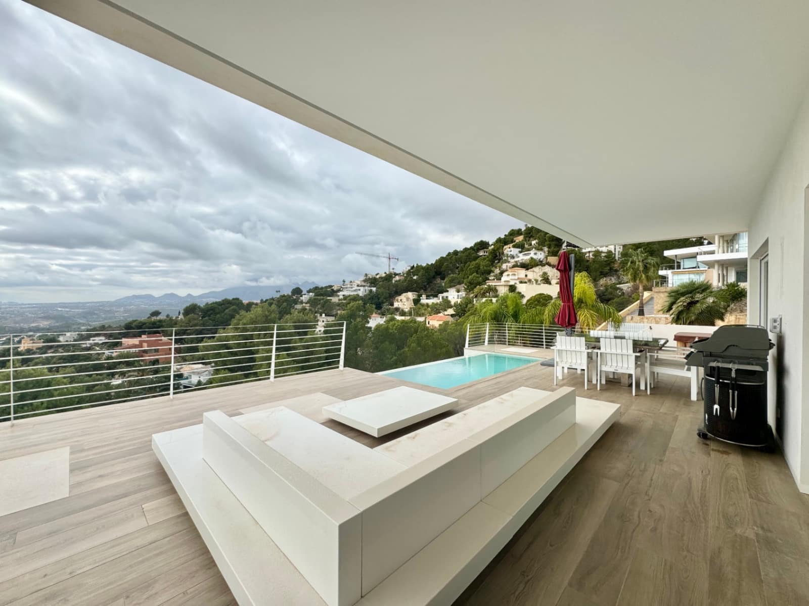 3 bedroom Villa for sale in Altea with pool garage - € 1,850,000 (Ref: 9458292)
