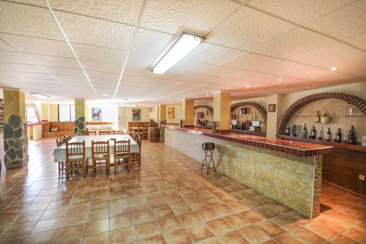 5 soverom Villa til salgs i Benidorm med svømmebasseng - € 1 250 000 (Ref: 9458309)