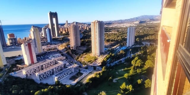 1 slaapkamer Appartement te koop in Benidorm met zwembad garage - € 255.000 (Ref: 9458312)