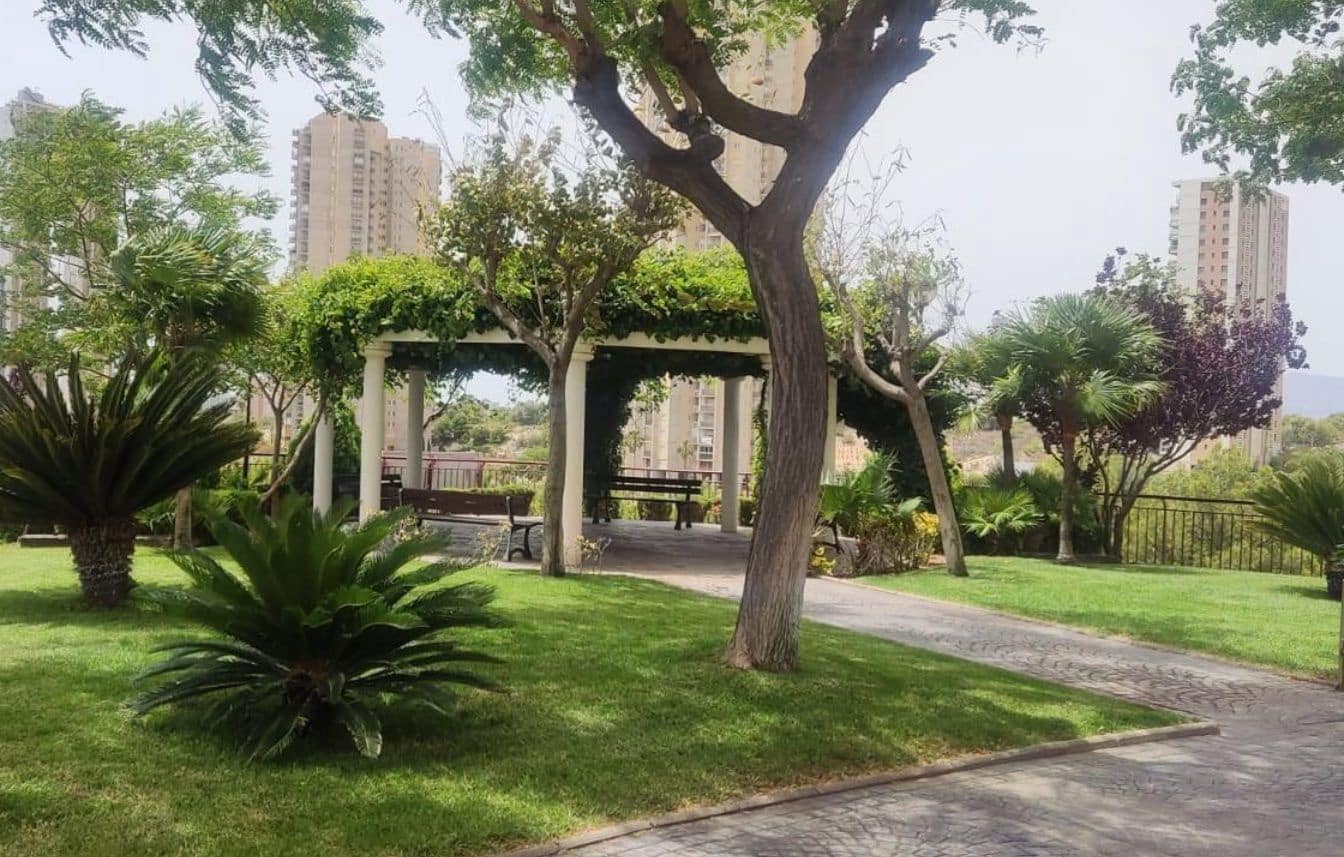 1 slaapkamer Appartement te koop in Benidorm met zwembad garage - € 255.000 (Ref: 9458312)