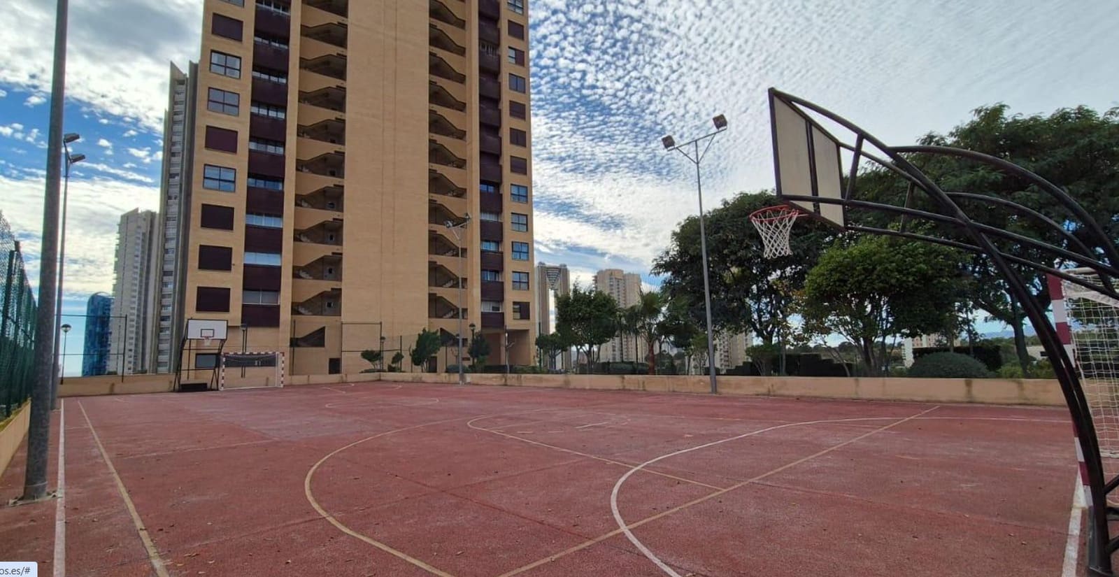 1 slaapkamer Appartement te koop in Benidorm met zwembad garage - € 255.000 (Ref: 9458312)