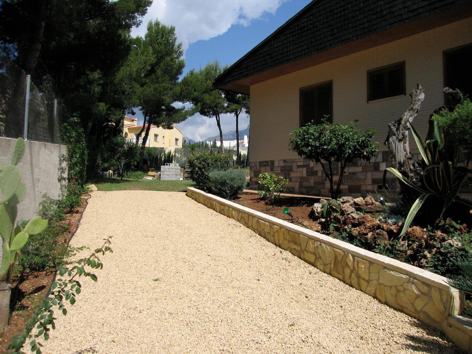 4 Zimmer Villa zu verkaufen in La Nucia mit Pool Garage - 995.000 € (Ref: 9458326)