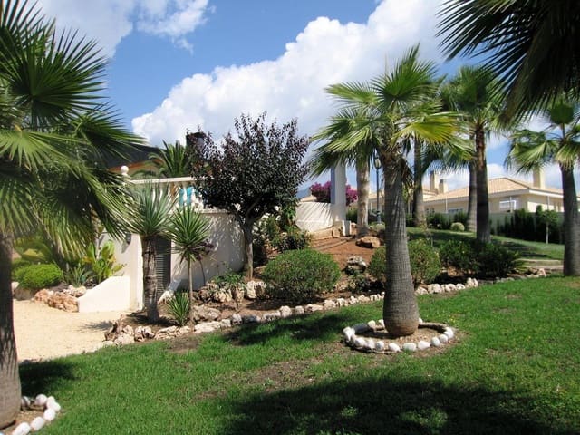 4 Zimmer Villa zu verkaufen in La Nucia mit Pool Garage - 995.000 € (Ref: 9458326)