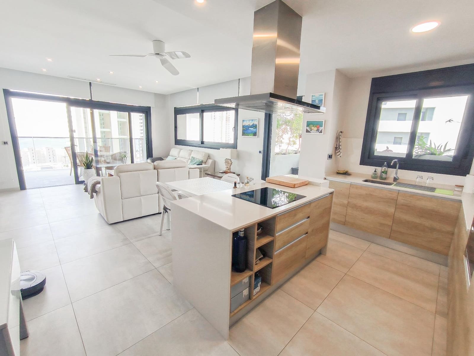 3 bedroom Apartment for sale in Benidorm with pool garage - € 890,000 (Ref: 9458346)