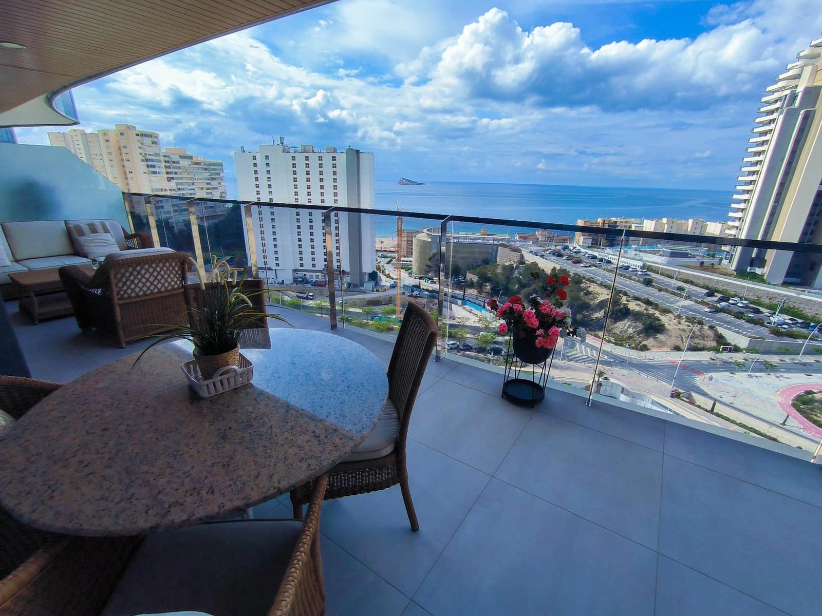 3 bedroom Apartment for sale in Benidorm with pool garage - € 890,000 (Ref: 9458346)