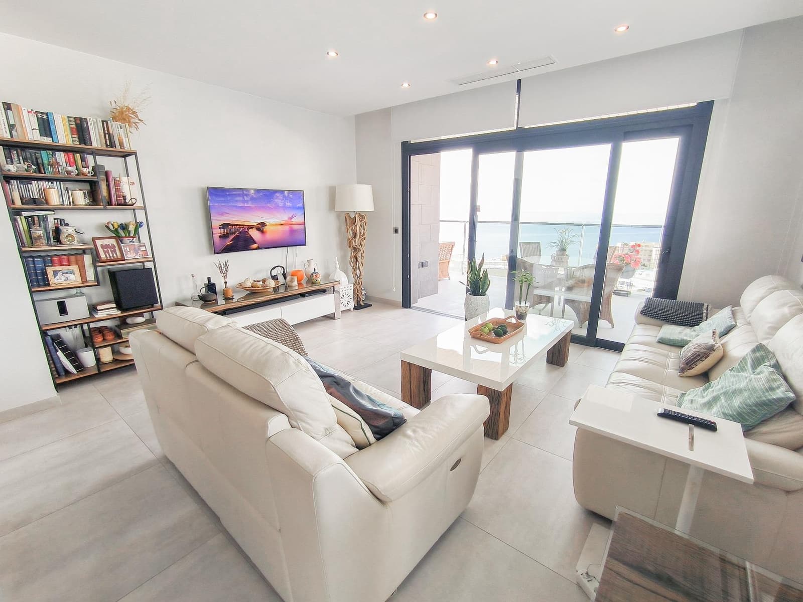 3 bedroom Apartment for sale in Benidorm with pool garage - € 890,000 (Ref: 9458346)