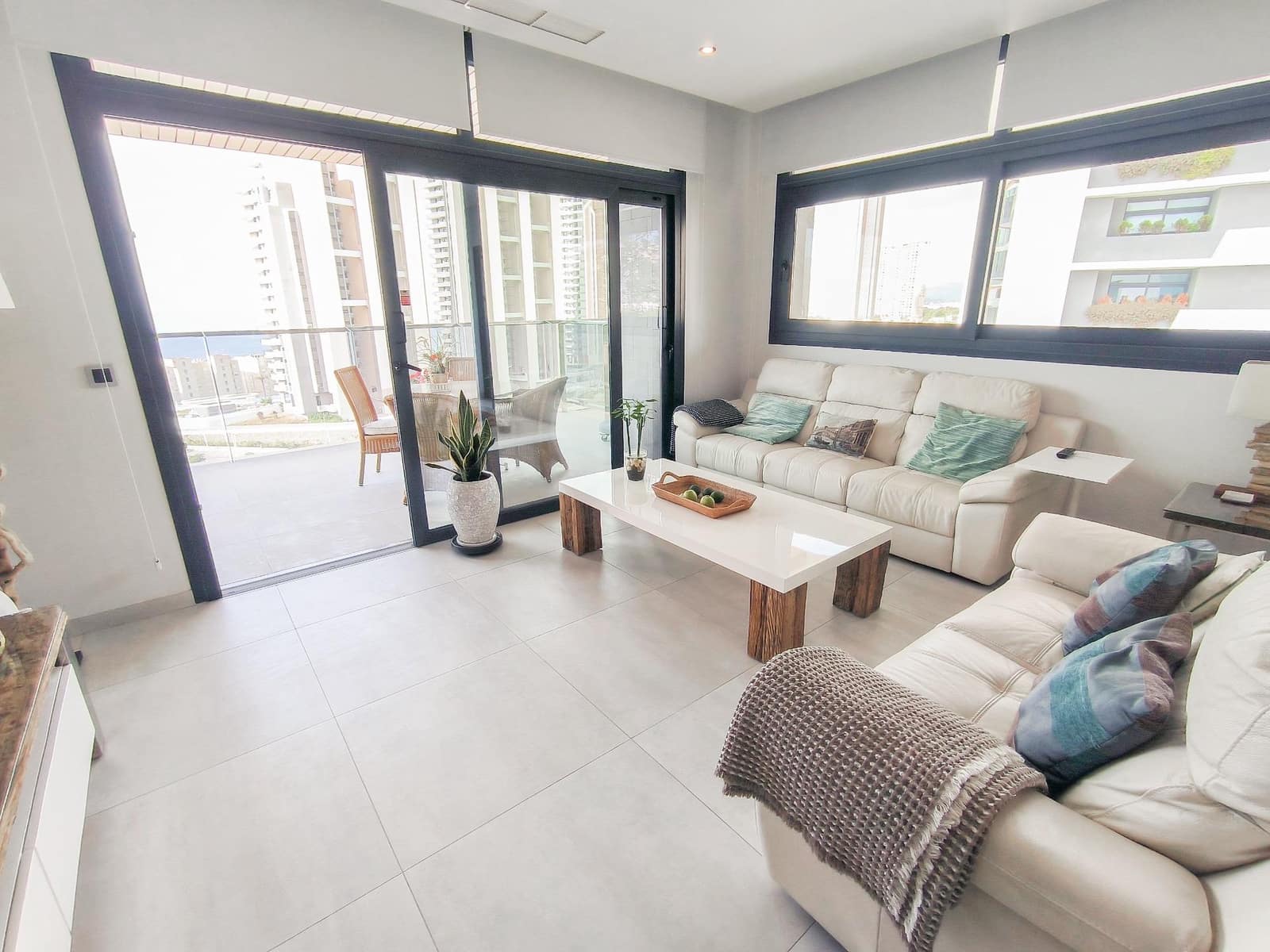 3 bedroom Apartment for sale in Benidorm with pool garage - € 890,000 (Ref: 9458346)