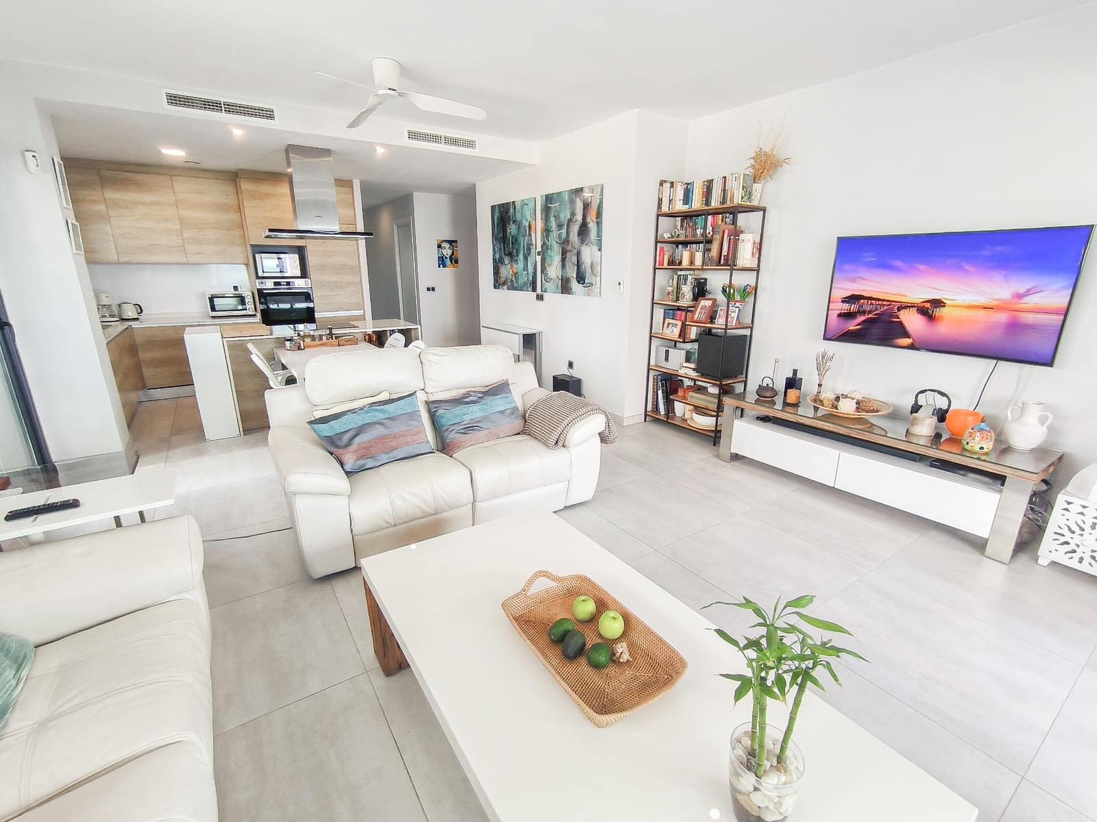 3 bedroom Apartment for sale in Benidorm with pool garage - € 890,000 (Ref: 9458346)