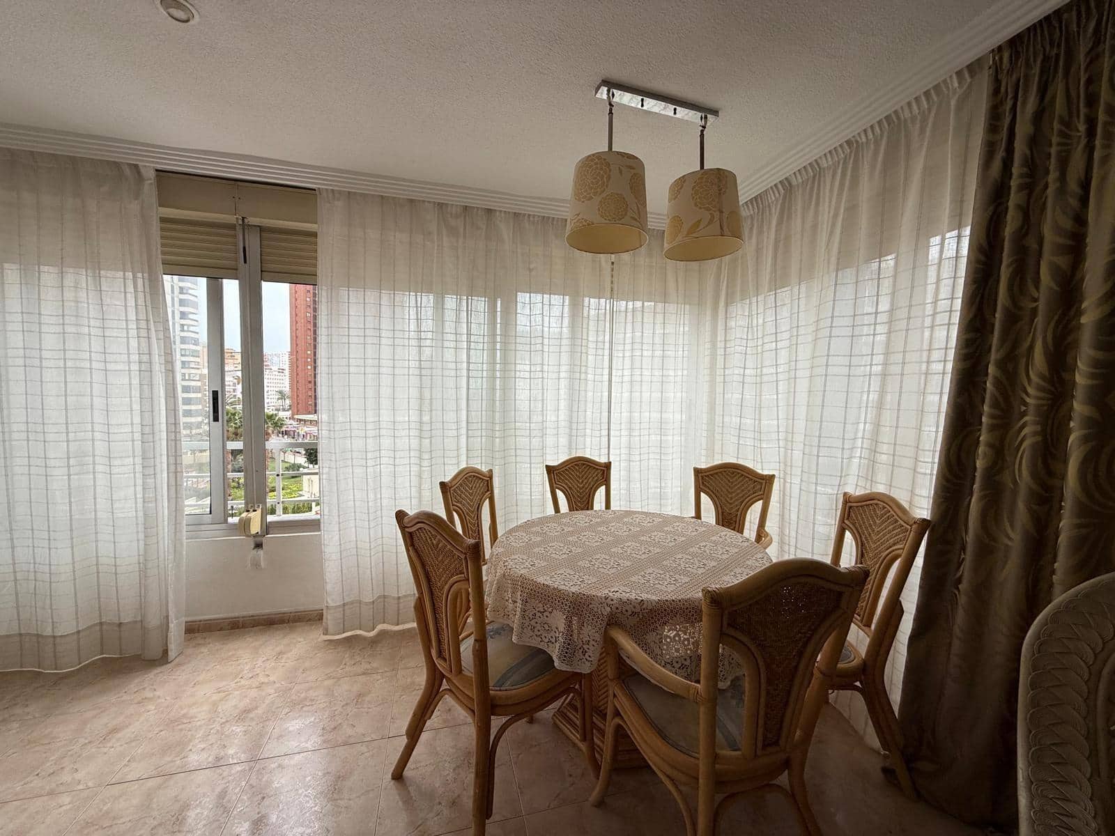 2 soverom Leilighet til salgs i Benidorm med svømmebasseng garasje - € 245 000 (Ref: 9458355)