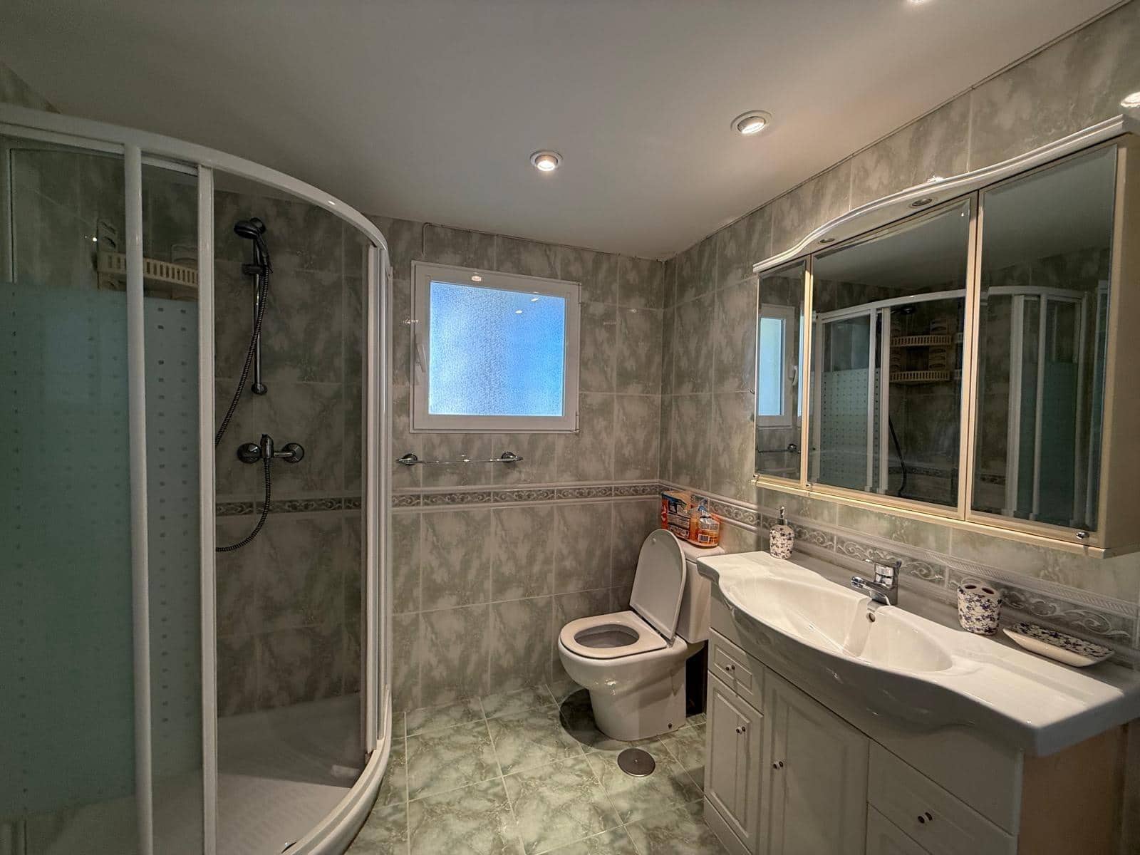 3 sypialnia Apartament na sprzedaż w Benidorm z basenem garażem - 680 000 € (Ref: 9458360)