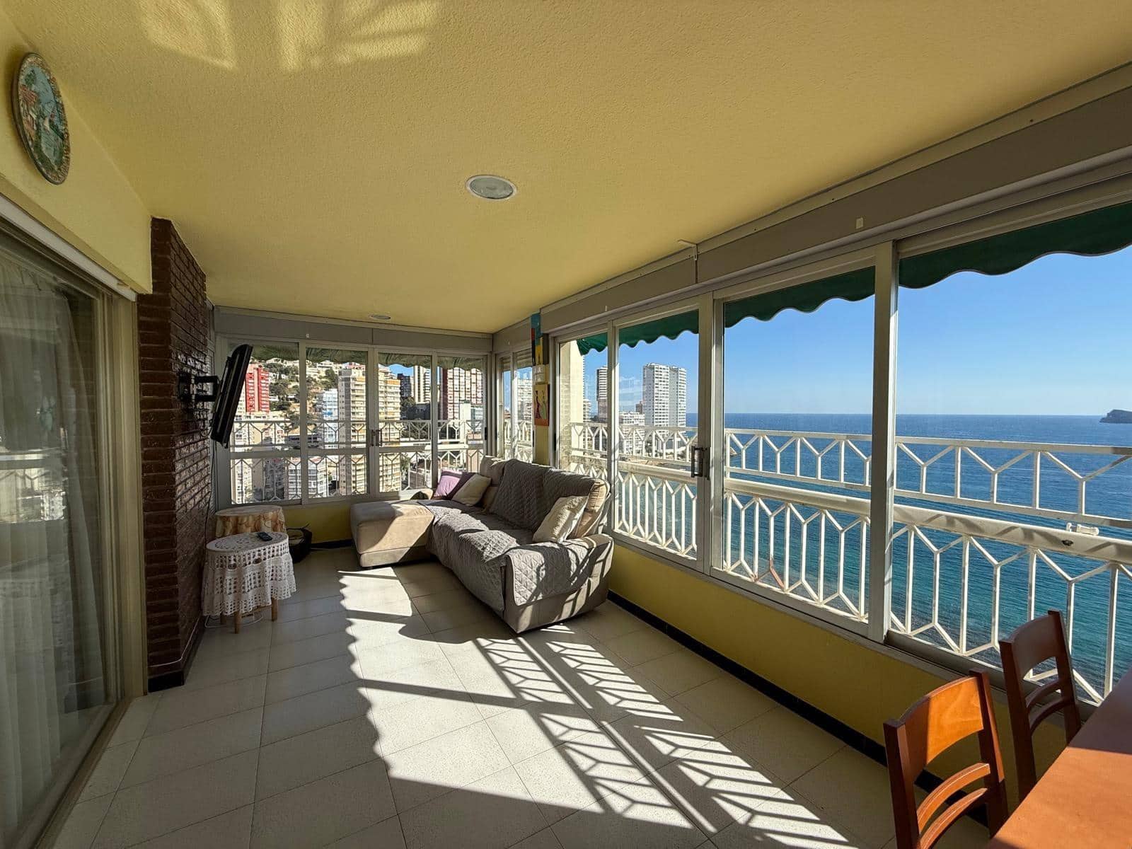 3 sypialnia Apartament na sprzedaż w Benidorm z basenem garażem - 680 000 € (Ref: 9458360)