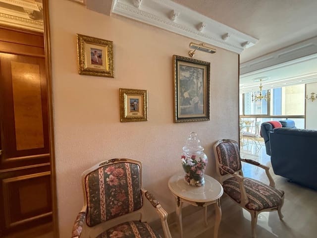 2 bedroom Apartment for sale in Levante, Benidorm with pool garage - € 370,000 (Ref: 9458361)