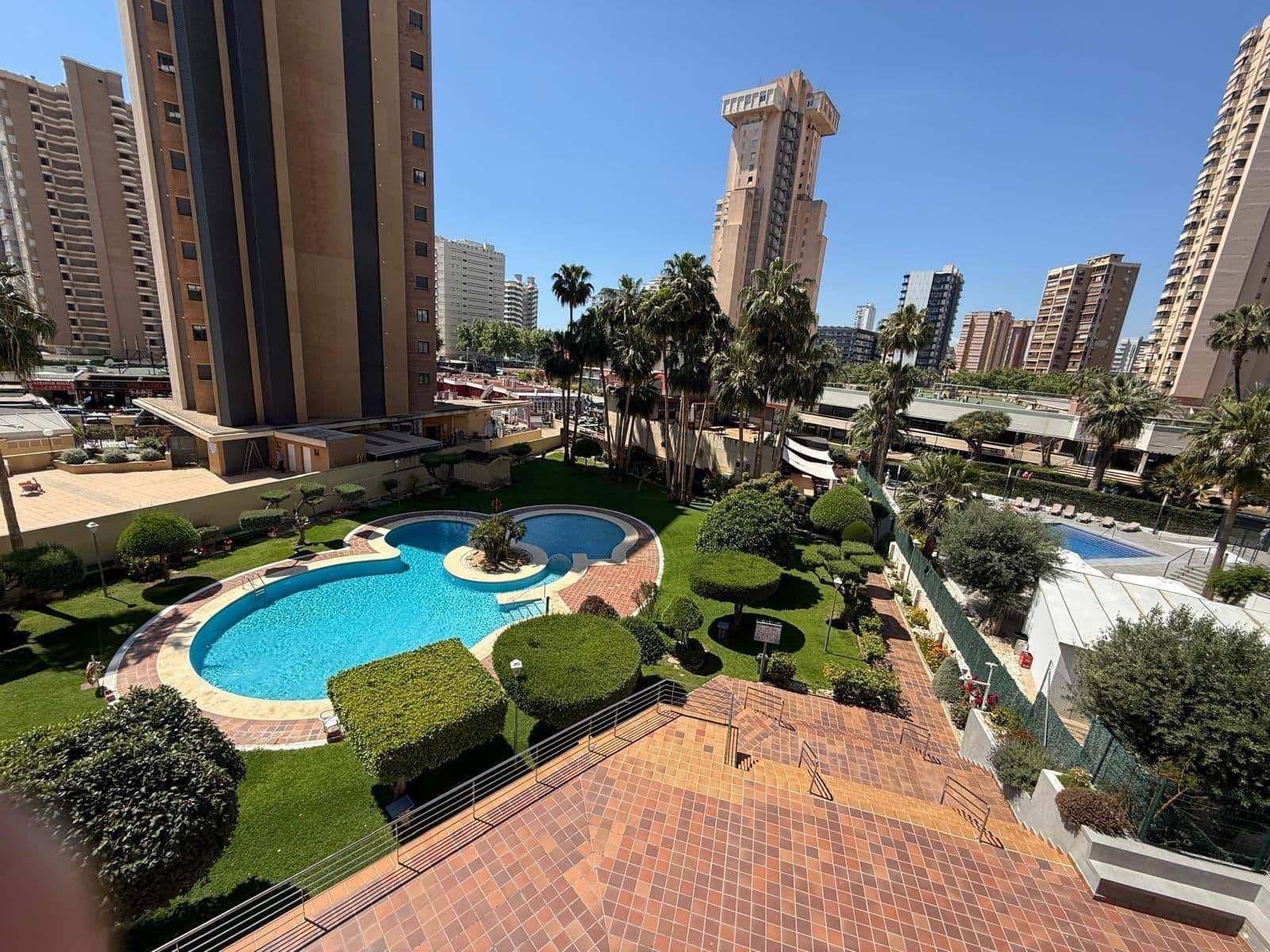 2 bedroom Apartment for sale in Benidorm with pool garage - € 370,000 (Ref: 9458361)