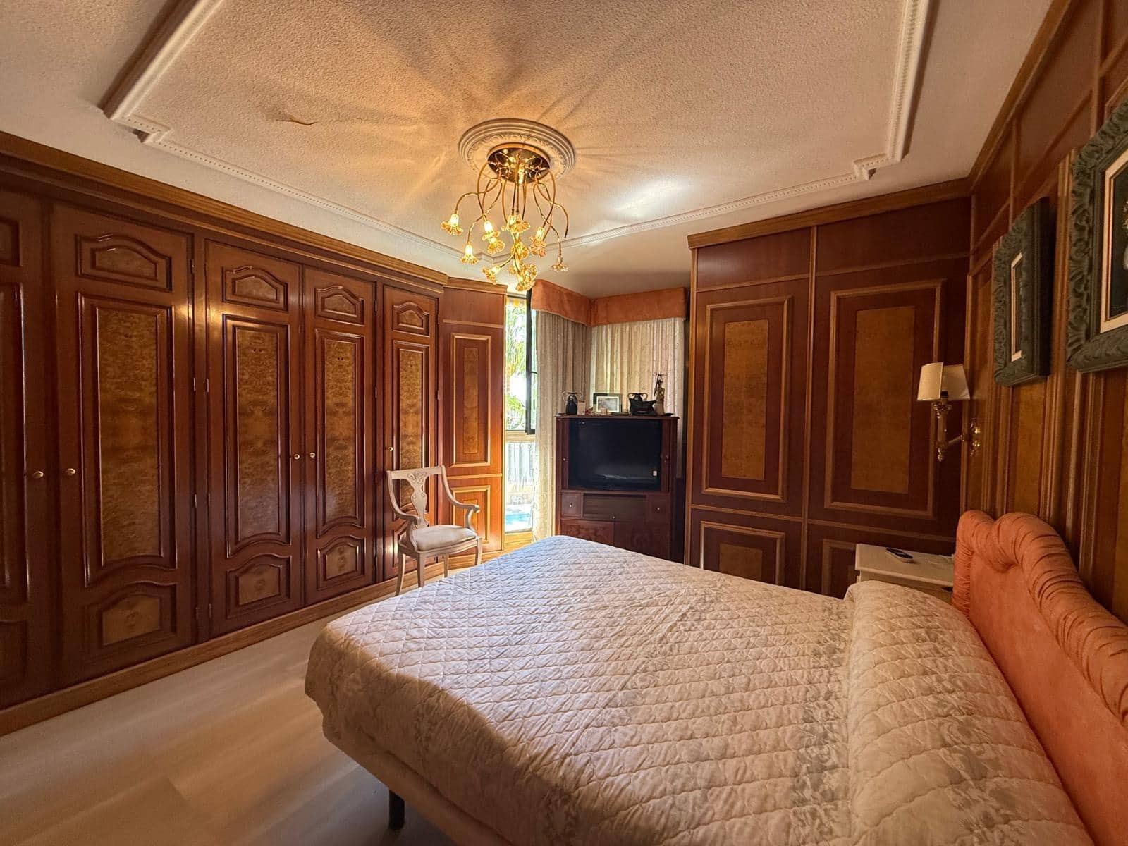 2 bedroom Apartment for sale in Benidorm with pool garage - € 370,000 (Ref: 9458361)