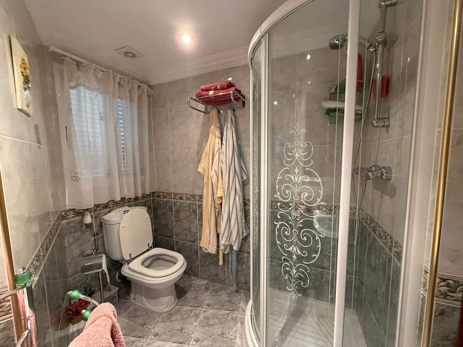 2 bedroom Apartment for sale in Benidorm with pool garage - € 370,000 (Ref: 9458361)