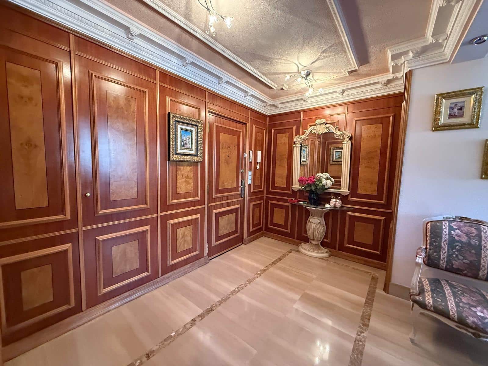 2 bedroom Apartment for sale in Benidorm with pool garage - € 370,000 (Ref: 9458361)