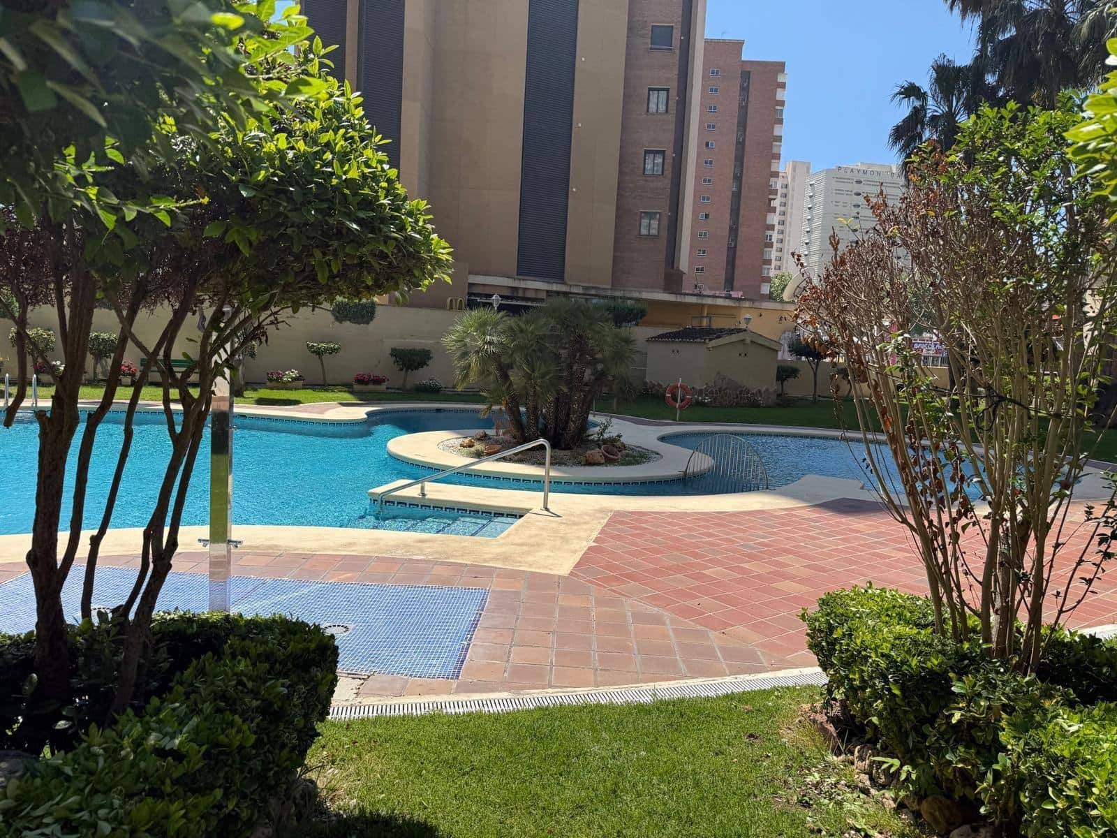 2 bedroom Apartment for sale in Benidorm with pool garage - € 370,000 (Ref: 9458361)