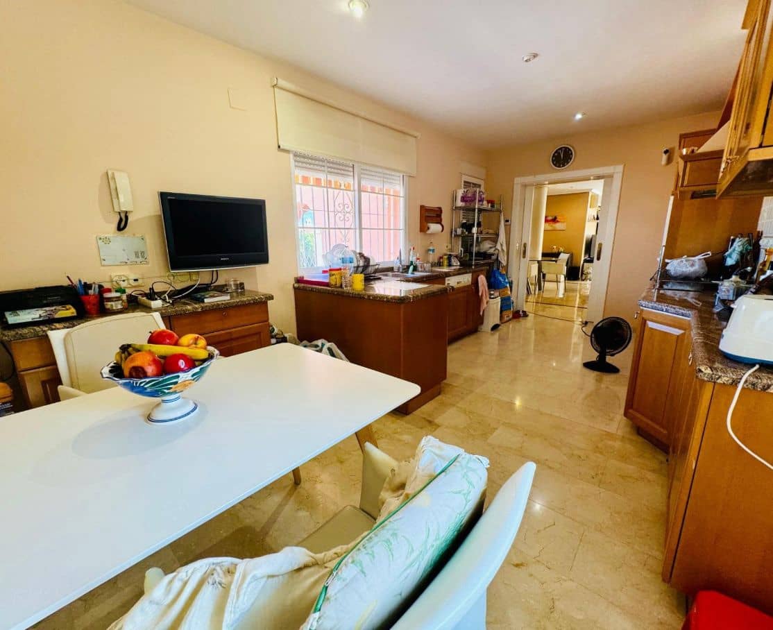 4 soverom Villa til salgs i Alfaz del Pi / L'Alfas del Pi med svømmebasseng garasje - € 685 000 (Ref: 9458379)