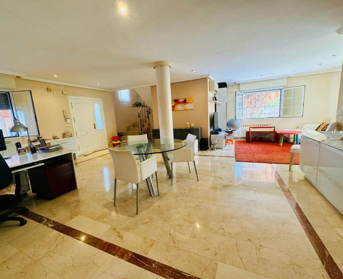 4 soverom Villa til salgs i Alfaz del Pi / L'Alfas del Pi med svømmebasseng garasje - € 685 000 (Ref: 9458379)