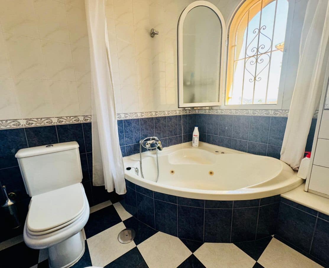 4 soverom Villa til salgs i Alfaz del Pi / L'Alfas del Pi med svømmebasseng garasje - € 685 000 (Ref: 9458379)