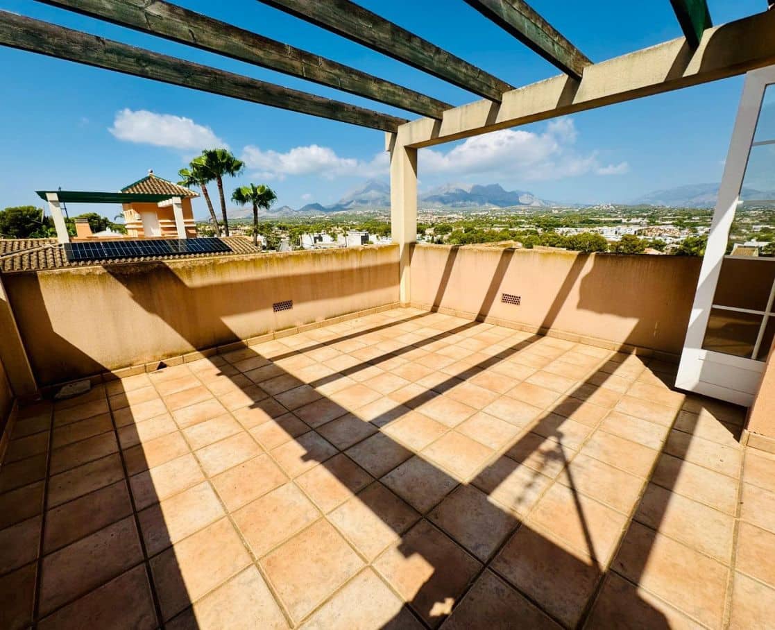 4 soverom Villa til salgs i Alfaz del Pi / L'Alfas del Pi med svømmebasseng garasje - € 685 000 (Ref: 9458379)