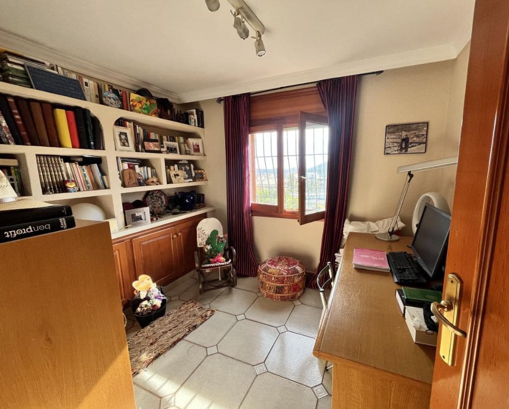 4 quarto Moradia para venda em Finestrat com piscina garagem - 465 000 € (Ref: 9458380)