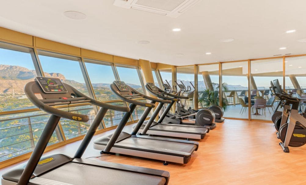 2 bedroom Apartment for sale in Benidorm with pool garage - € 1,065,000 (Ref: 9458384)