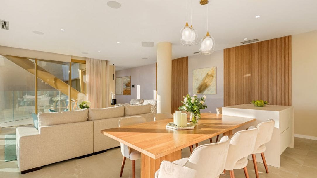 2 bedroom Apartment for sale in Benidorm with pool garage - € 1,065,000 (Ref: 9458384)