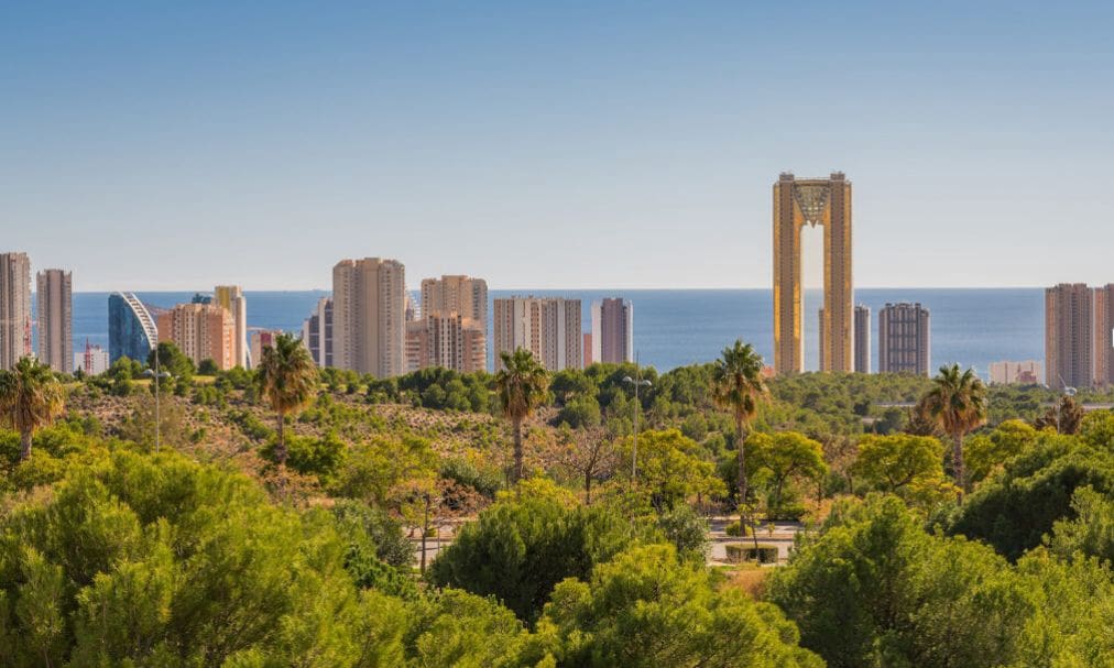 2 bedroom Apartment for sale in Benidorm with pool garage - € 1,065,000 (Ref: 9458384)