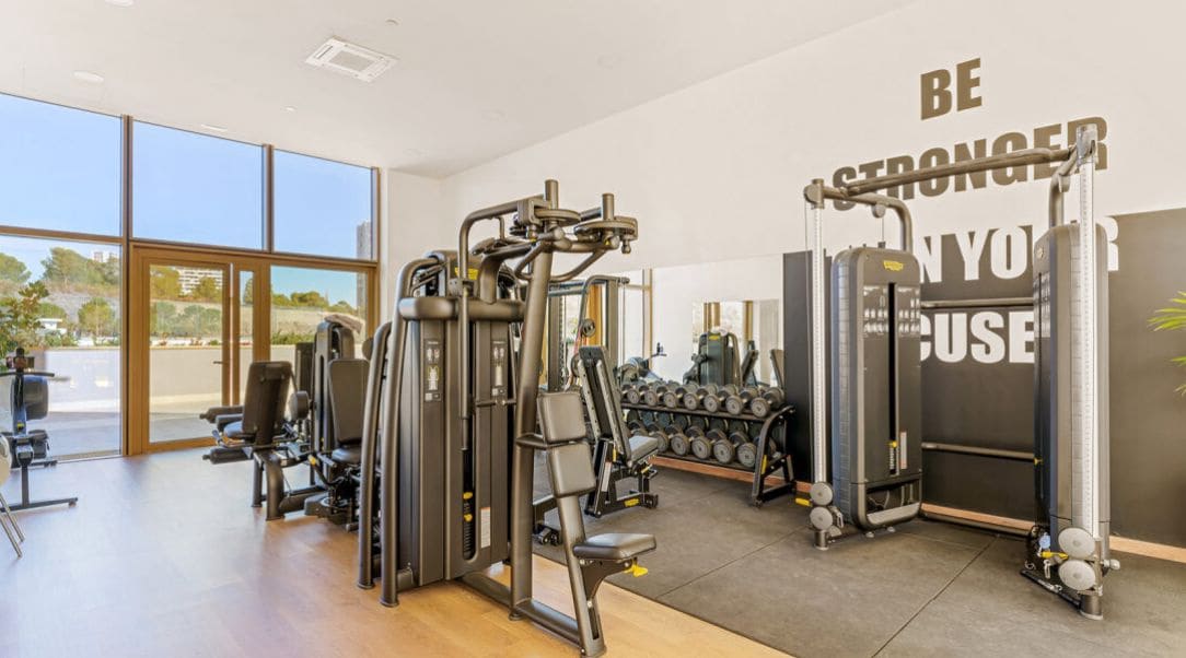 2 bedroom Apartment for sale in Benidorm with pool garage - € 1,065,000 (Ref: 9458384)