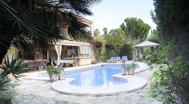 2 sovrum Villa till salu i Benidorm med pool garage - 580 000 € (Ref: 9458398)