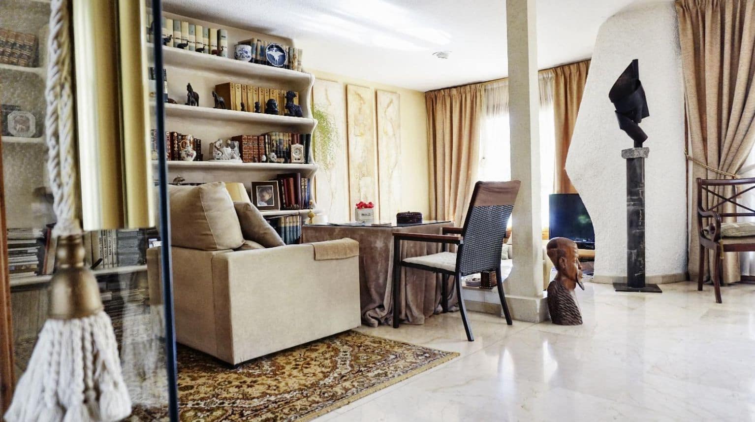 2 bedroom Villa for sale in Benidorm with pool garage - € 580,000 (Ref: 9458398)