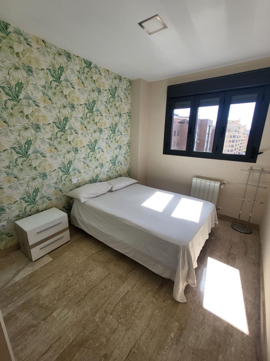 3 bedroom Apartment for sale in Alicante / Alacant city with pool garage - € 477,500 (Ref: 9458399)