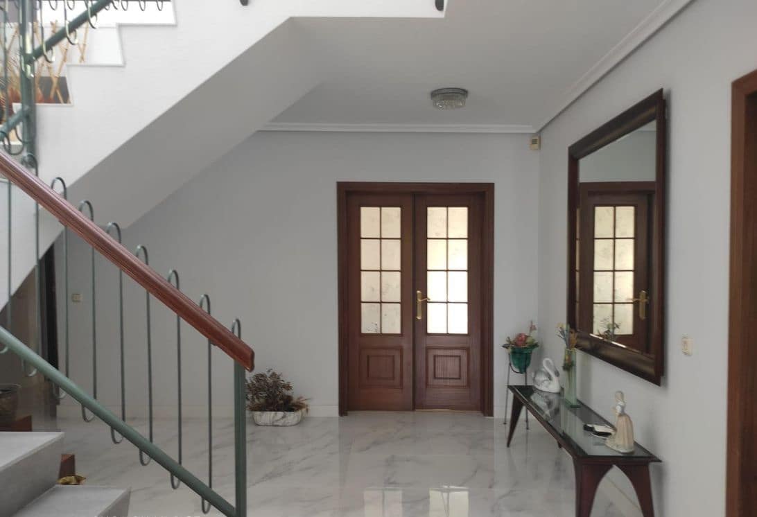 Chalet de 5 habitaciones en Benidorm en venta con piscina garaje - 735.000 € (Ref: 9458403)