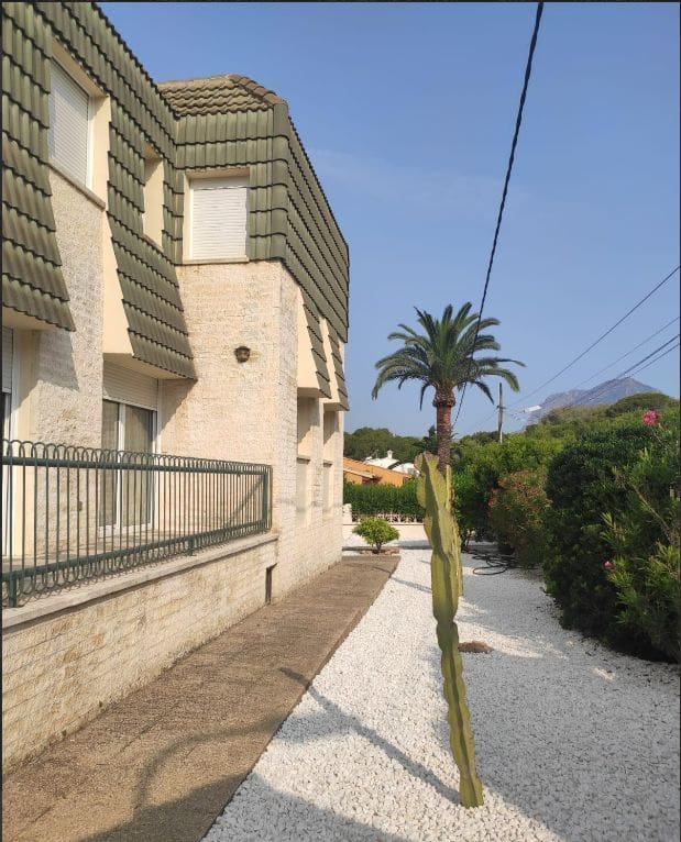 Chalet de 5 habitaciones en Benidorm en venta con piscina garaje - 735.000 € (Ref: 9458403)