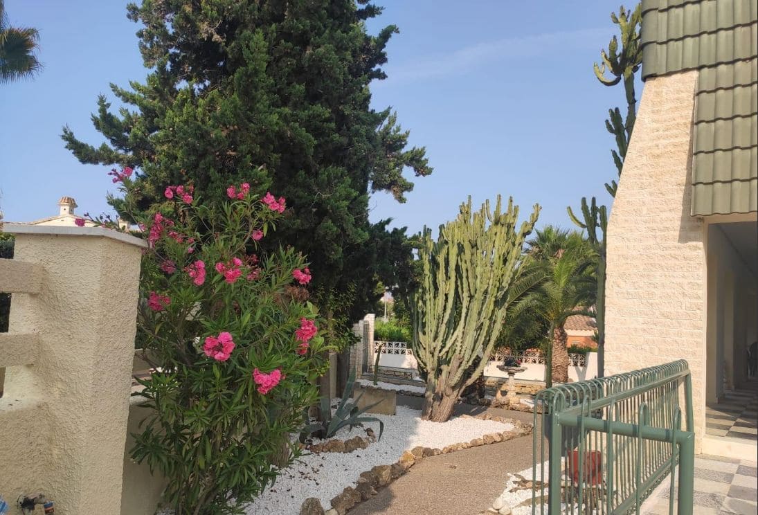 Chalet de 5 habitaciones en Benidorm en venta con piscina garaje - 735.000 € (Ref: 9458403)