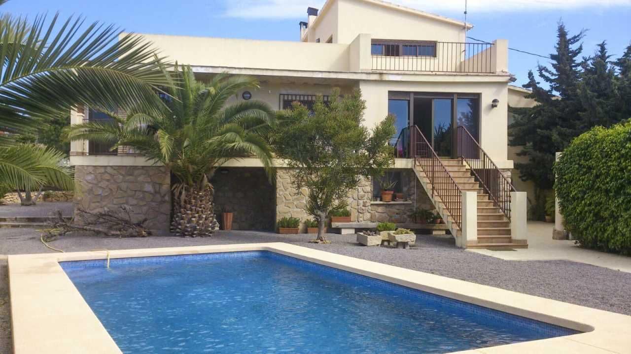 4 bedroom Villa for sale in Benidorm with pool - € 526,000 (Ref: 9459522)