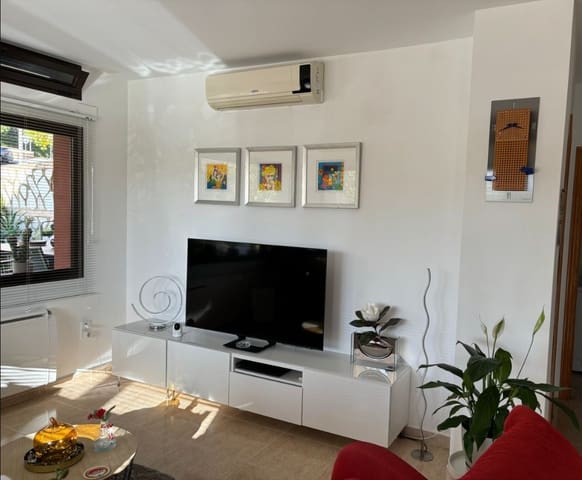 1 slaapkamer Appartement te koop in Centro Urbano, Benidorm met zwembad - € 187.000 (Ref: 9459531)