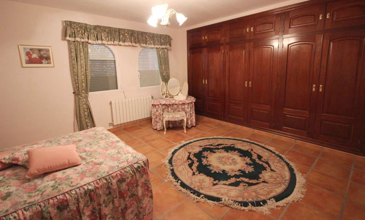 Chalet de 8 habitaciones en Alfaz del Pi / L'Alfàs del Pi en venta con piscina - 1.750.000 € (Ref: 9459538)