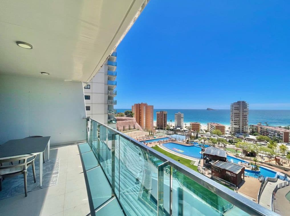 2 bedroom Apartment for sale in Benidorm with pool garage - € 620,000 (Ref: 9459540)