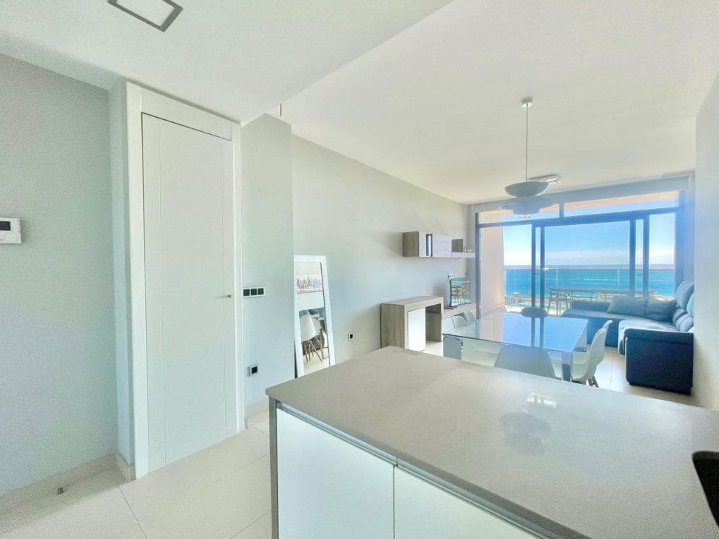 2 bedroom Apartment for sale in Benidorm with pool garage - € 620,000 (Ref: 9459540)