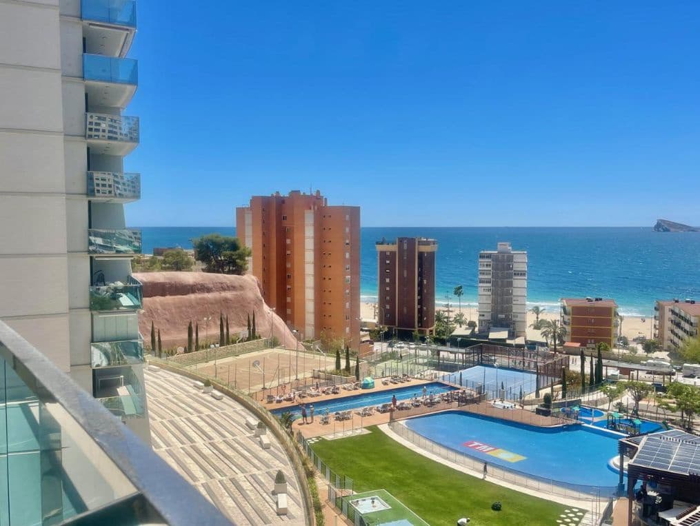 2 bedroom Apartment for sale in Benidorm with pool garage - € 620,000 (Ref: 9459540)