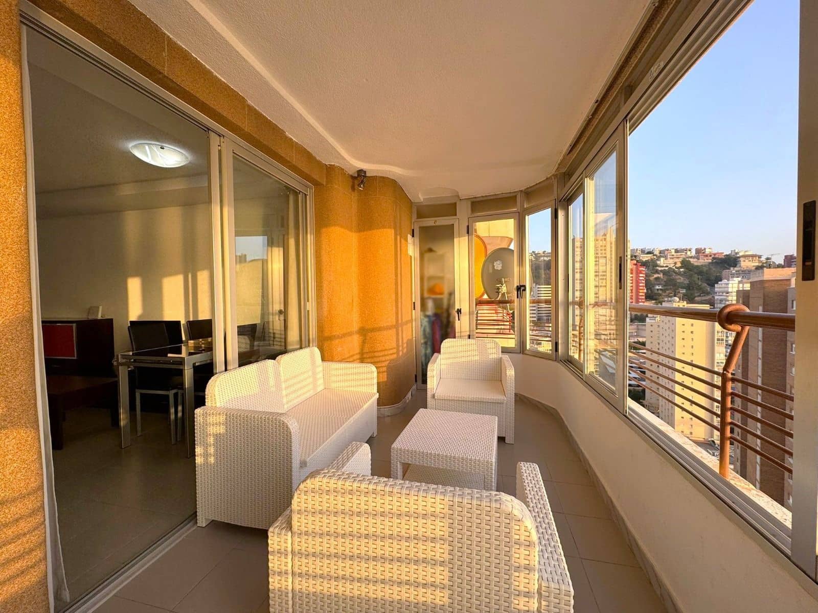 1 soverom Leilighet til salgs i Benidorm med svømmebasseng garasje - € 297 000 (Ref: 9459545)