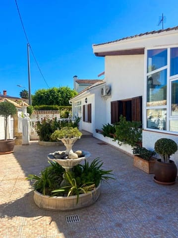 5 bedroom Villa for sale in Benidorm with pool - € 745,000 (Ref: 9459561)