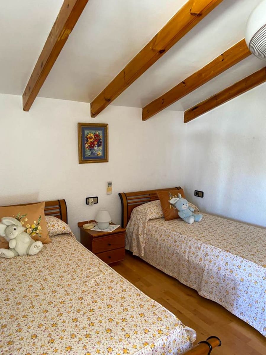 5 bedroom Villa for sale in Benidorm with pool - € 745,000 (Ref: 9459561)