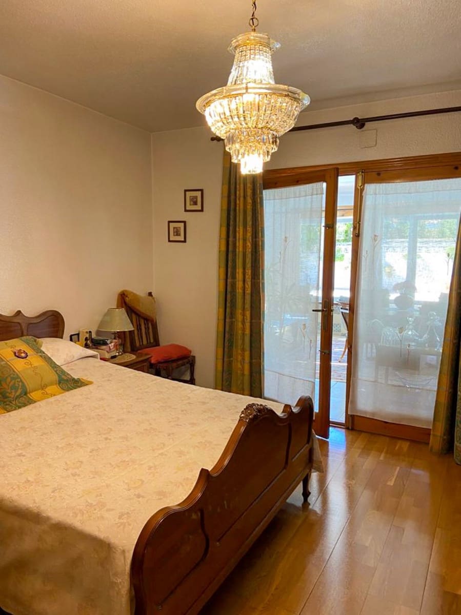 5 bedroom Villa for sale in Benidorm with pool - € 745,000 (Ref: 9459561)