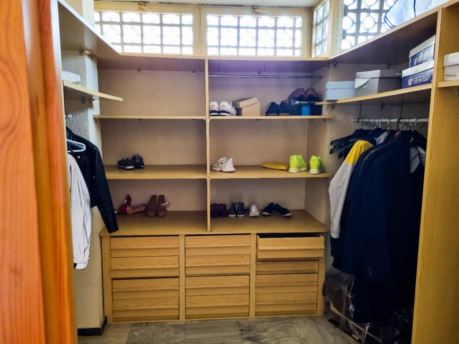 4 bedroom Apartment for sale in Benidorm with pool - € 1,000,000 (Ref: 9459562)