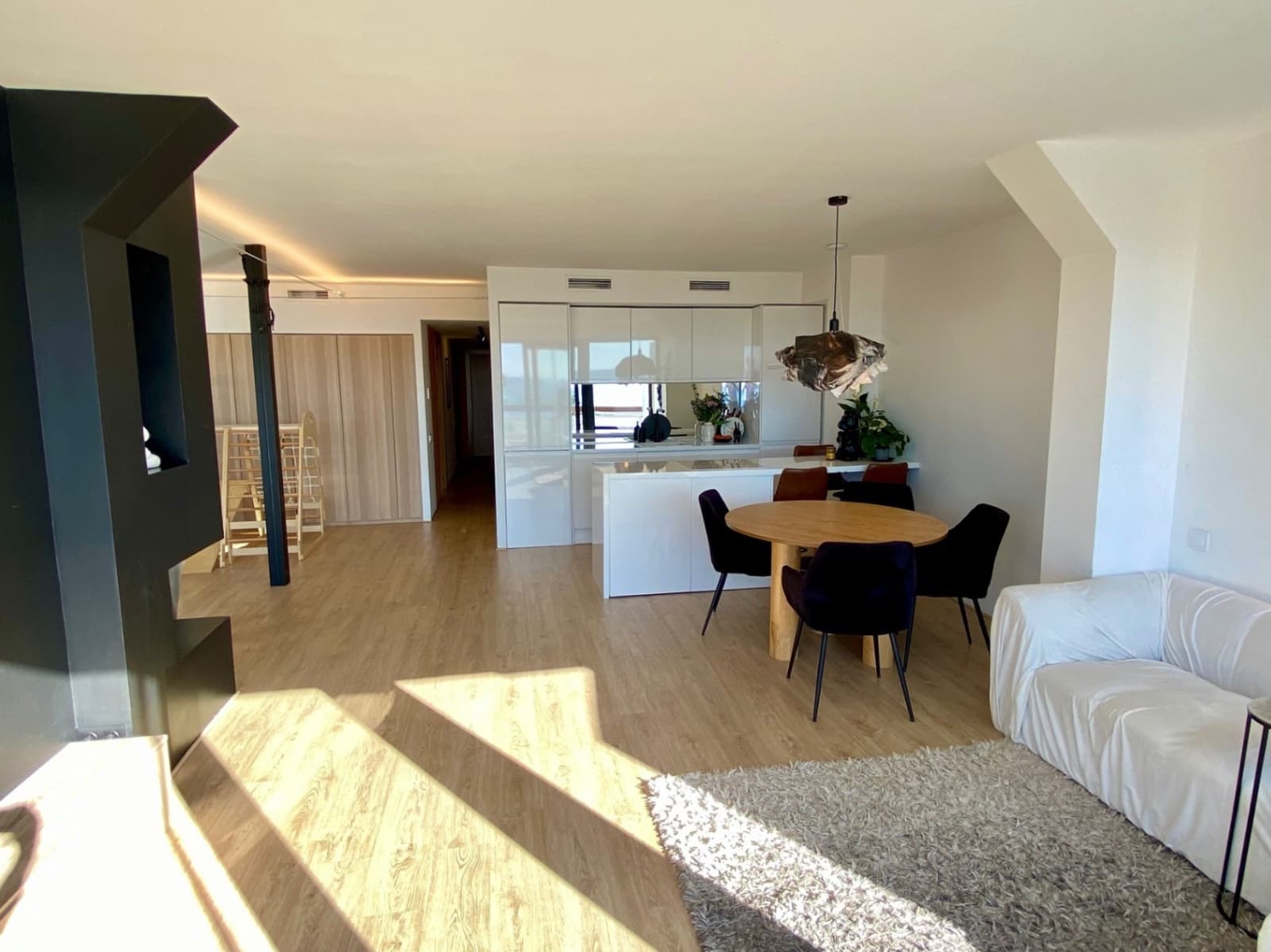 4 bedroom Apartment for sale in Alicante / Alacant city with garage - € 850,000 (Ref: 9459573)