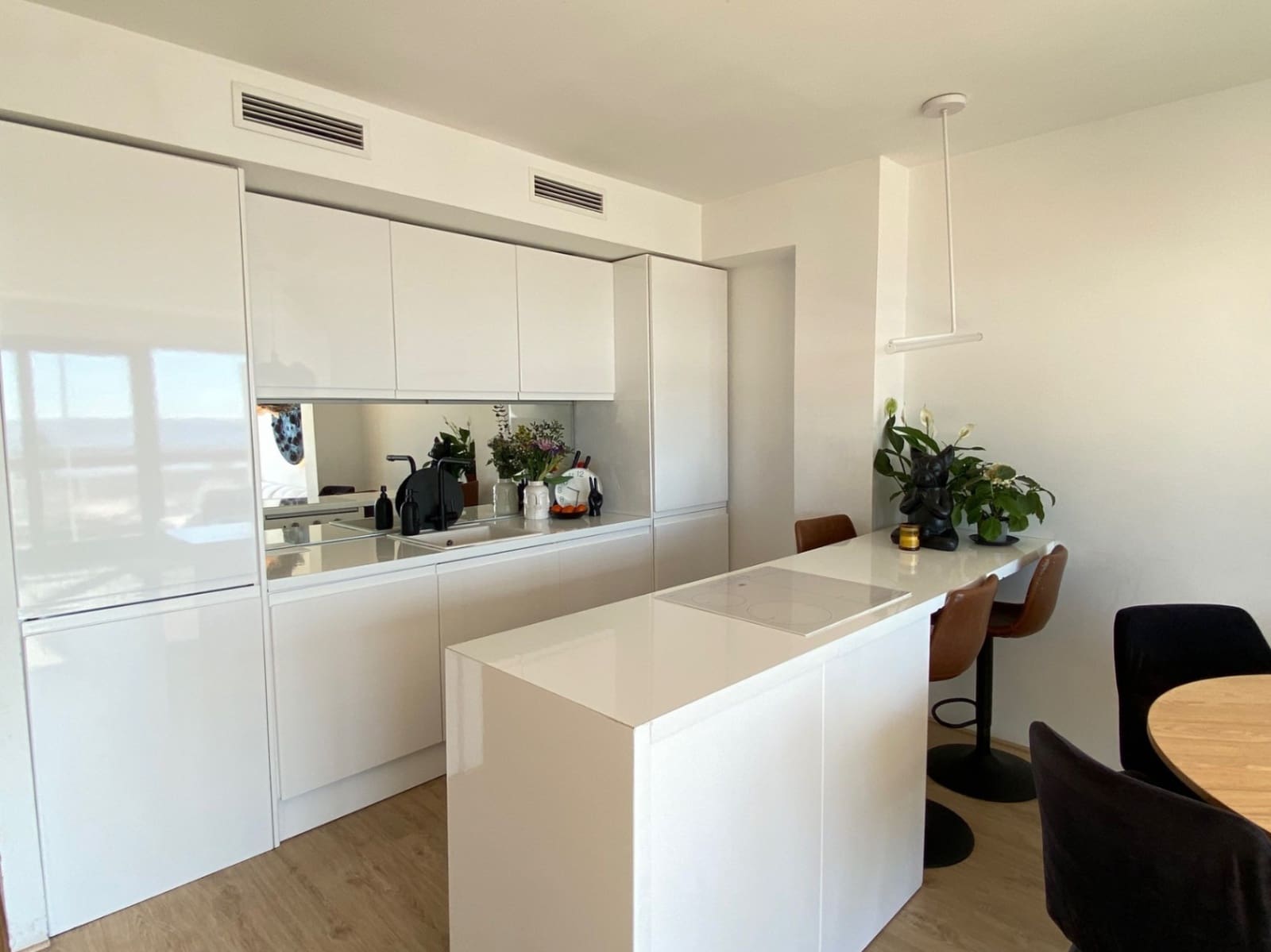 4 bedroom Apartment for sale in Alicante / Alacant city with garage - € 850,000 (Ref: 9459573)